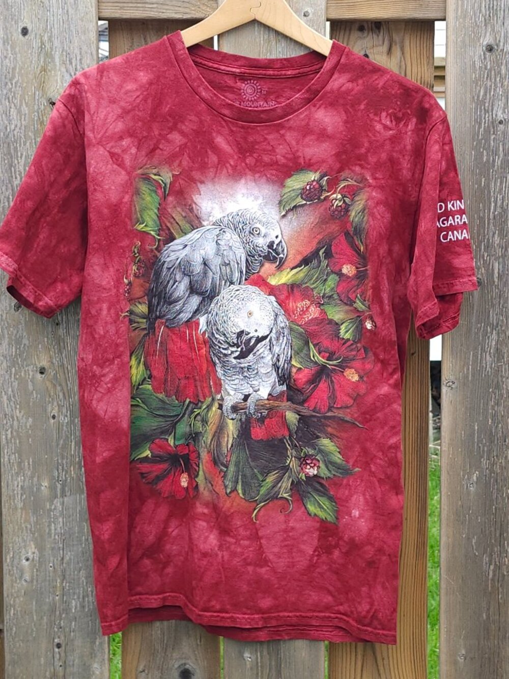 The Mountain African Grey Parrot Bird Kingdom Niagara Falls Red Tie Dye T-Shirt